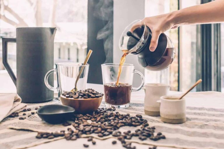 Cómo hacer café doble para una taza más fuerte